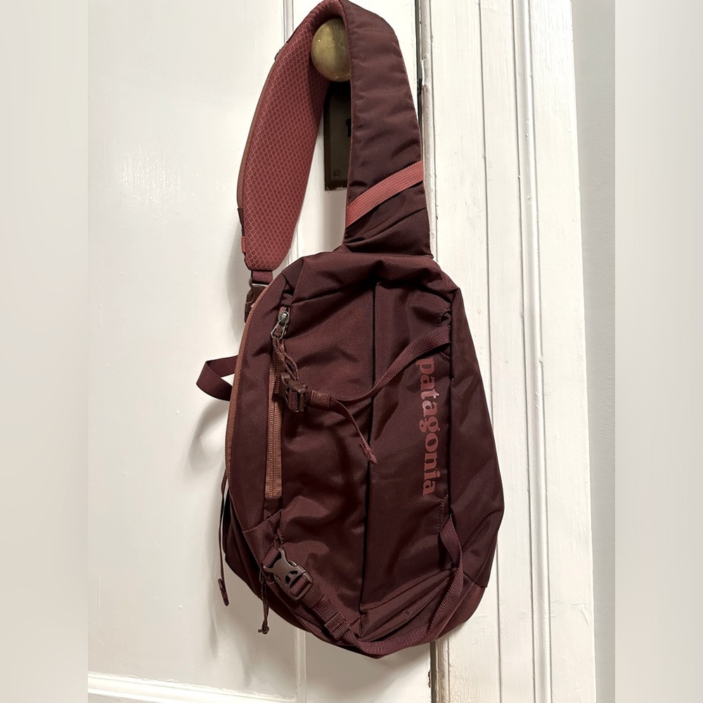 Patagonia Atom Sling Burgundy